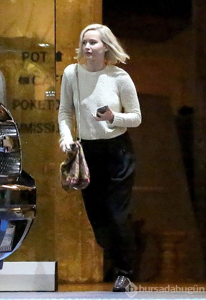 Jennifer Lawrence arkadaşının aşkıyla
