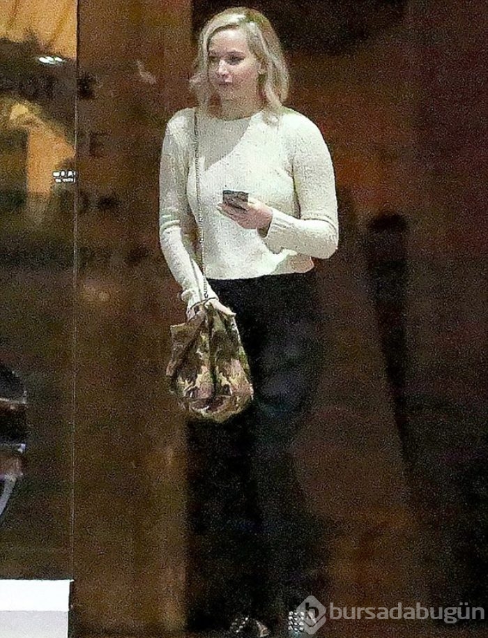 Jennifer Lawrence arkadaşının aşkıyla
