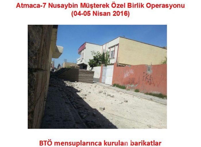 Nusaybin'de patlayıcılar özel birlik tarafından tespit edilerek, imha ediliyor	
