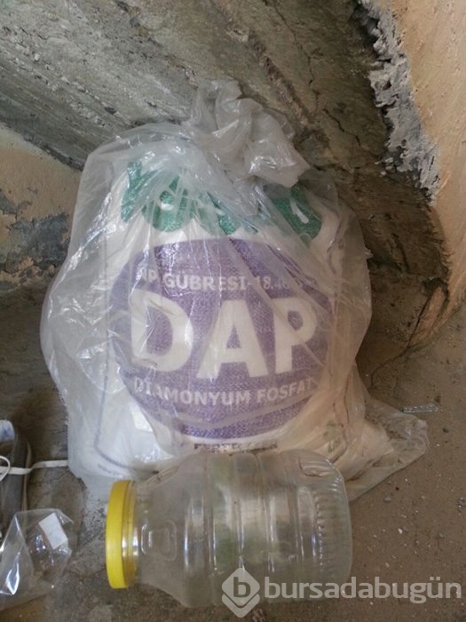 Nusaybin'de patlayıcılar özel birlik tarafından tespit edilerek, imha ediliyor	
