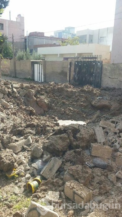 Nusaybin'de patlayıcılar özel birlik tarafından tespit edilerek, imha ediliyor	
