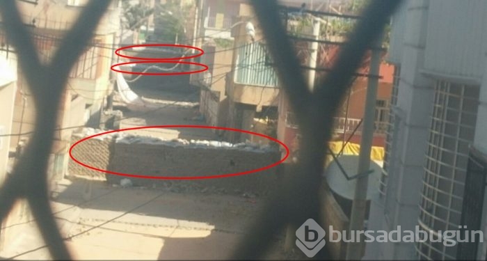 Nusaybin'de patlayıcılar özel birlik tarafından tespit edilerek, imha ediliyor	
