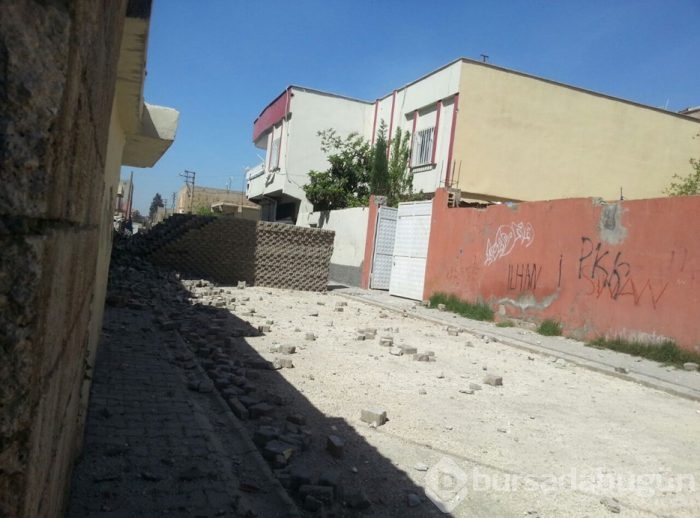 Nusaybin'de patlayıcılar özel birlik tarafından tespit edilerek, imha ediliyor	
