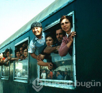 Yurt dışında yaşayan vatandaşlarımıza ait 22 tarihi fotoğrafla 'Gurbette Olmak'