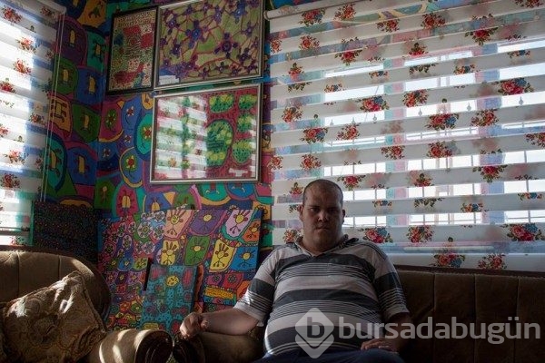  Zihinsel engelli Muhammed yaşadığı gecekonduyu 'Resim Müzesi'ne çevirdi