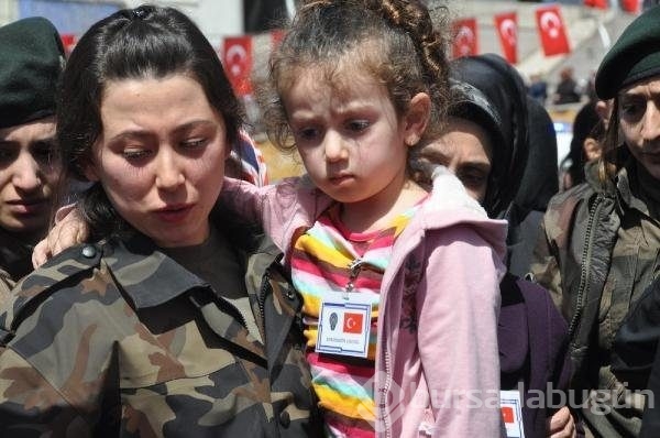 Şehidi 15 bin kişi uğurladı
