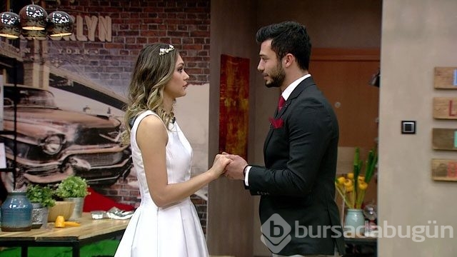 Emre, Hazal'a evlenme teklif etti