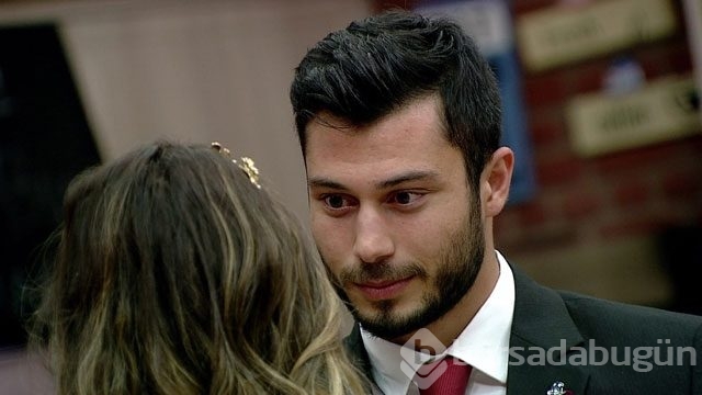 Emre, Hazal'a evlenme teklif etti