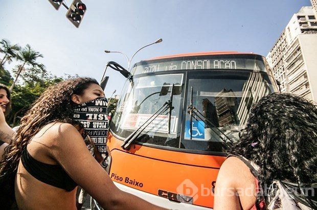 Liseliler yemek için sokağa çıktı