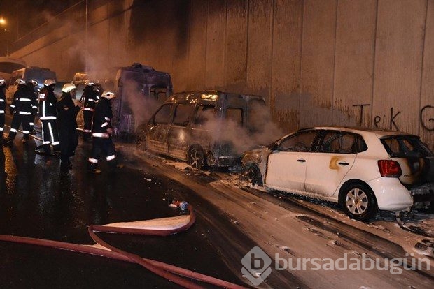 İstanbul'da 23 araç kundaklandı
