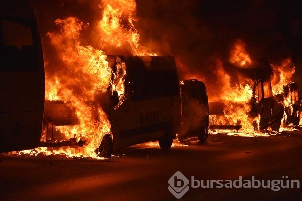 İstanbul'da 23 araç kundaklandı
