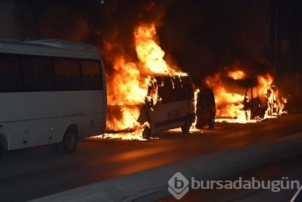 İstanbul'da 23 araç kundaklandı
