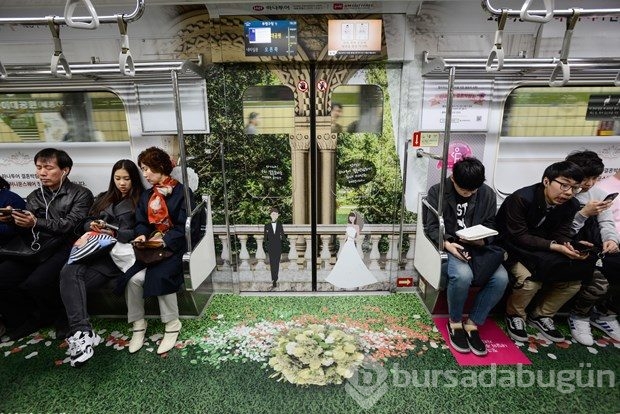 Seul'daki metrolarda dünya yolculuğu!
