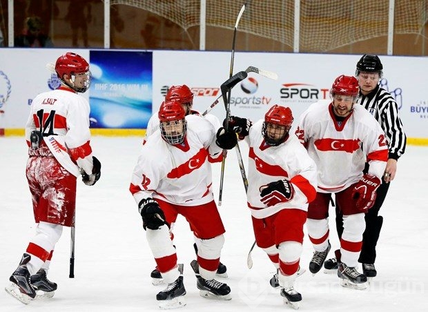 Türkiye A Milli Erkek Buz Hokeyi Takımı, IIHF Dünya Şampiyonası şampiyonu oldu
