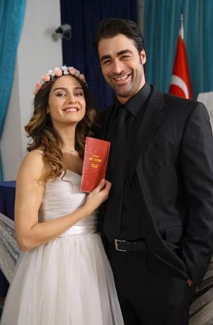 Birce Akalay ile Sarp Levendoğlu boşanıyor mu?