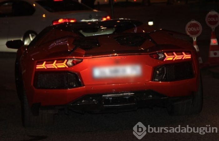 Otomobilin h&acirc;l&acirc; plakası yok