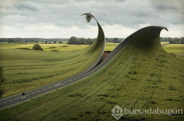 Bu fotoğraftaki tersliği fark ettiniz mi?