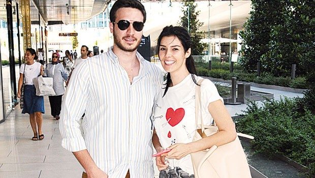 Hatice Şendil ile Burak Sağyaşar'ın Fransa tatili