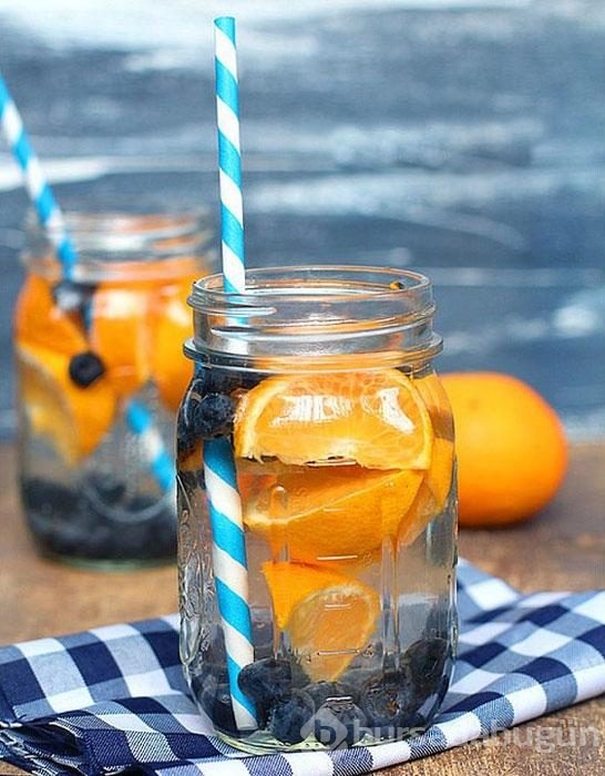 Sizi forma sokacak 15 lezzetli detoks suyu