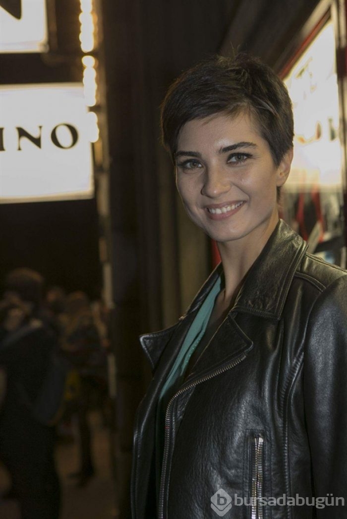Tuba Büyüküstün'den yeni poz!