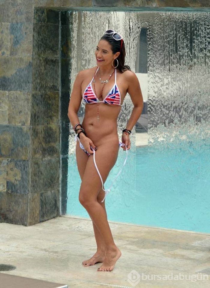 Jennifer Nicole Lee nefes alamıyor...