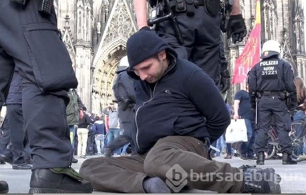PKK yandaşları bozkurt amblemli araca saldırdı
