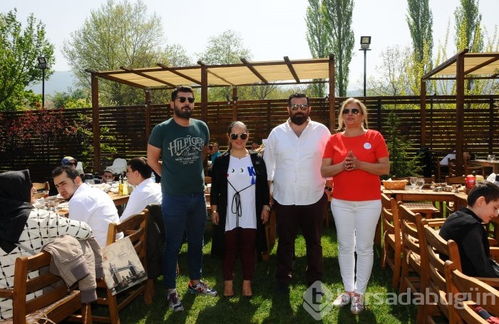 Renk Otizm'e Çubuklu Et'den anlamlı destek...