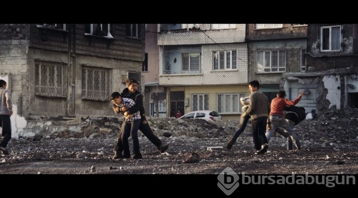 Teoman Müteci dramını klibinde anlatıyor...