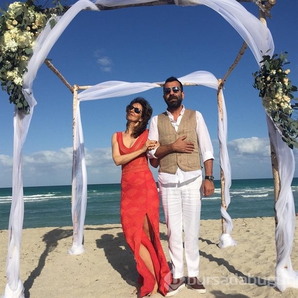 Ünlü şarkıcı Miami'de evlendi!