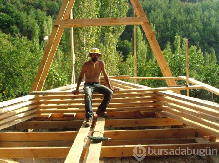 10 bin liraya kendi evlerini yaptılar!