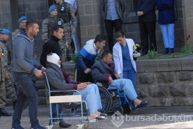Hani şehidini yaralı arkadaşları yalnız bırakmadı