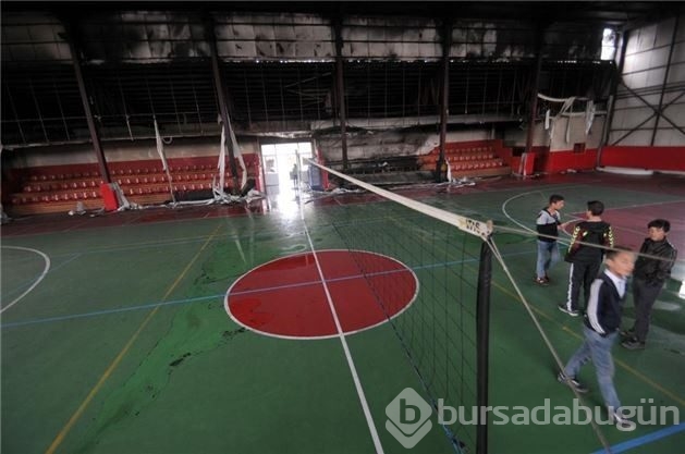 PKK, Van'da spor salonu yaktı
