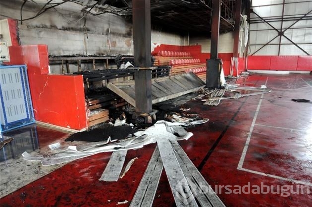 PKK, Van'da spor salonu yaktı