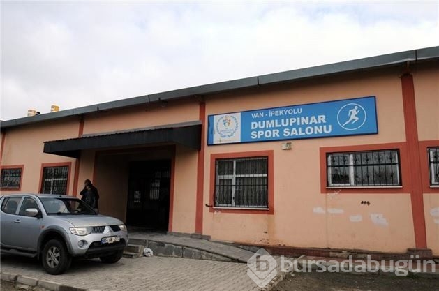 PKK, Van'da spor salonu yaktı