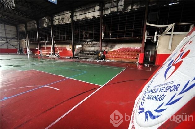PKK, Van'da spor salonu yaktı