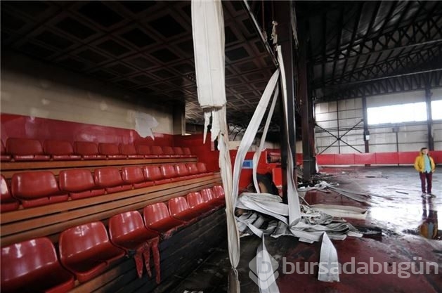 PKK, Van'da spor salonu yaktı