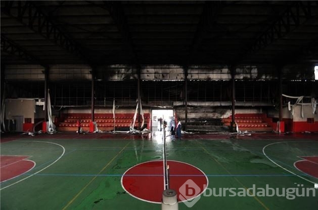 PKK, Van'da spor salonu yaktı