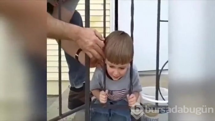 Kafası sıkışan çocuk kendini mucizevi bir yöntemle kurtardı