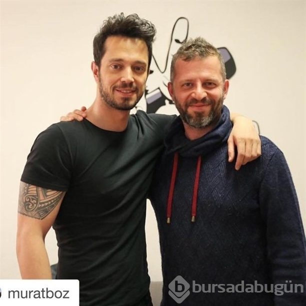 Murat Boz abisinin kanatları altında!