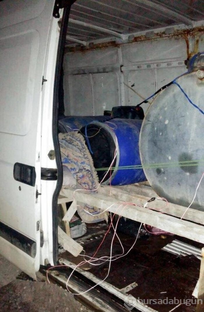 Mardin'de 3 ton bomba yüklü araç ele geçirildi