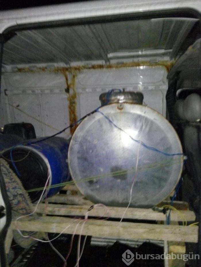 Mardin'de 3 ton bomba yüklü araç ele geçirildi