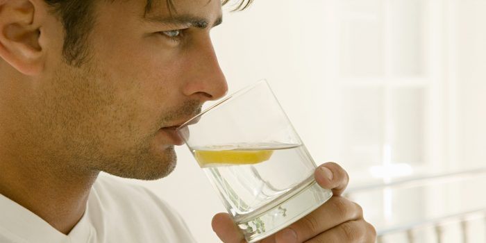 Güne ılık limonlu su ile başlamanın 7 faydası