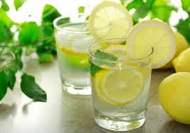 Güne ılık limonlu su ile başlamanın 7 faydası