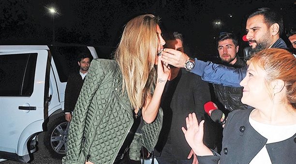 Çağla ile Alişan'ın gece yarısı midye ziyafeti