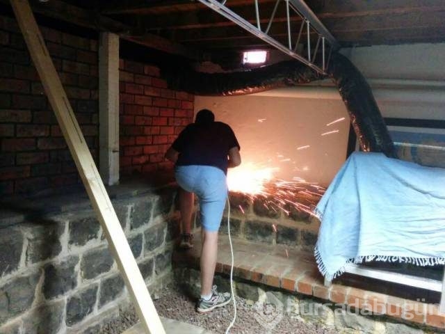Bahçesine sinema sistemi kurdu