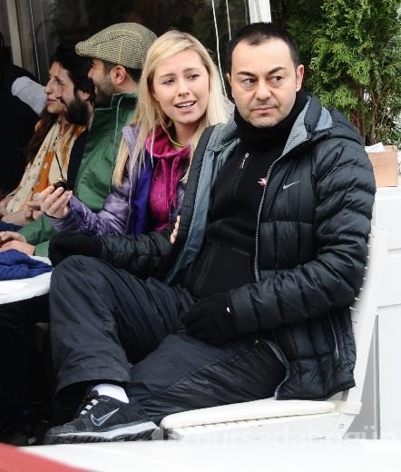 Chloe Loughnan evliliğine dair merak edilenleri anlattı