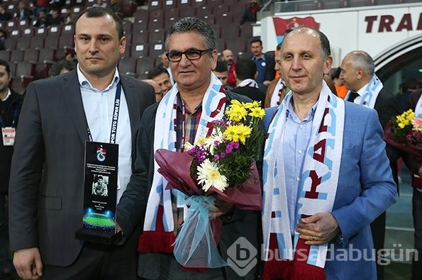 Trabzonspor'da efsanelere plaket verildi