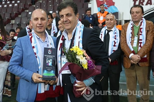 Trabzonspor'da efsanelere plaket verildi