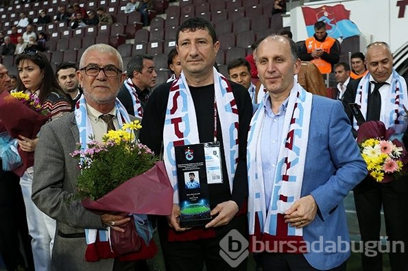 Trabzonspor'da efsanelere plaket verildi