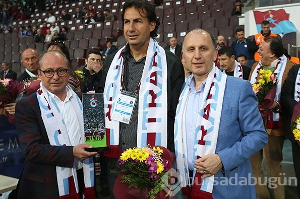 Trabzonspor'da efsanelere plaket verildi